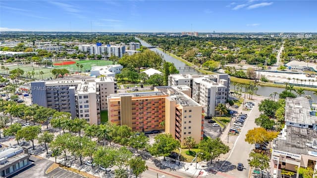 16400 NE 17th Avenue 206, North Miami Beach, FL 33162