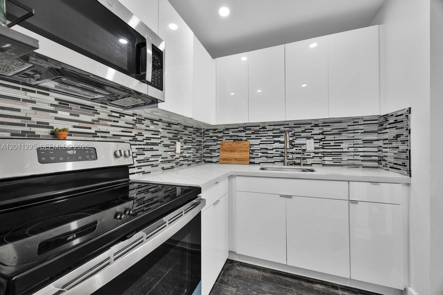 1051 SW 1st Street 401, Miami, FL 33130 photo 3