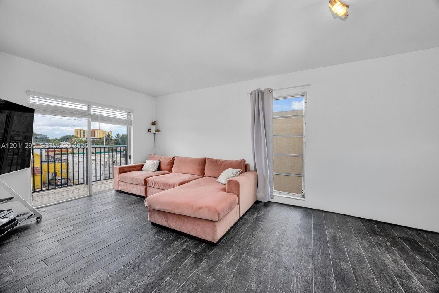 1051 SW 1st Street 401, Miami, FL 33130 photo 4