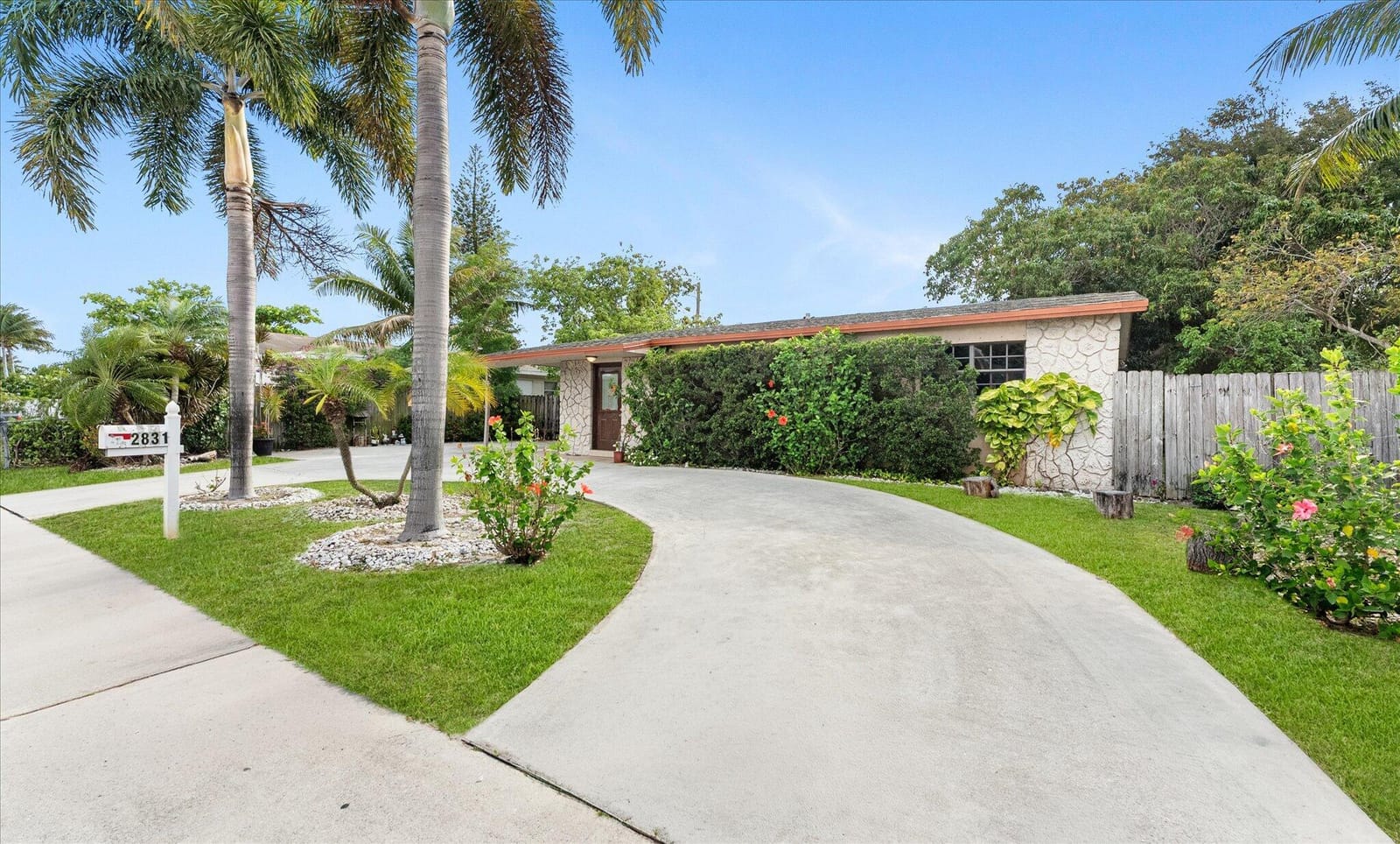 2831 N Seacrest Boulevard, Boynton Beach, FL 33435 photo 3