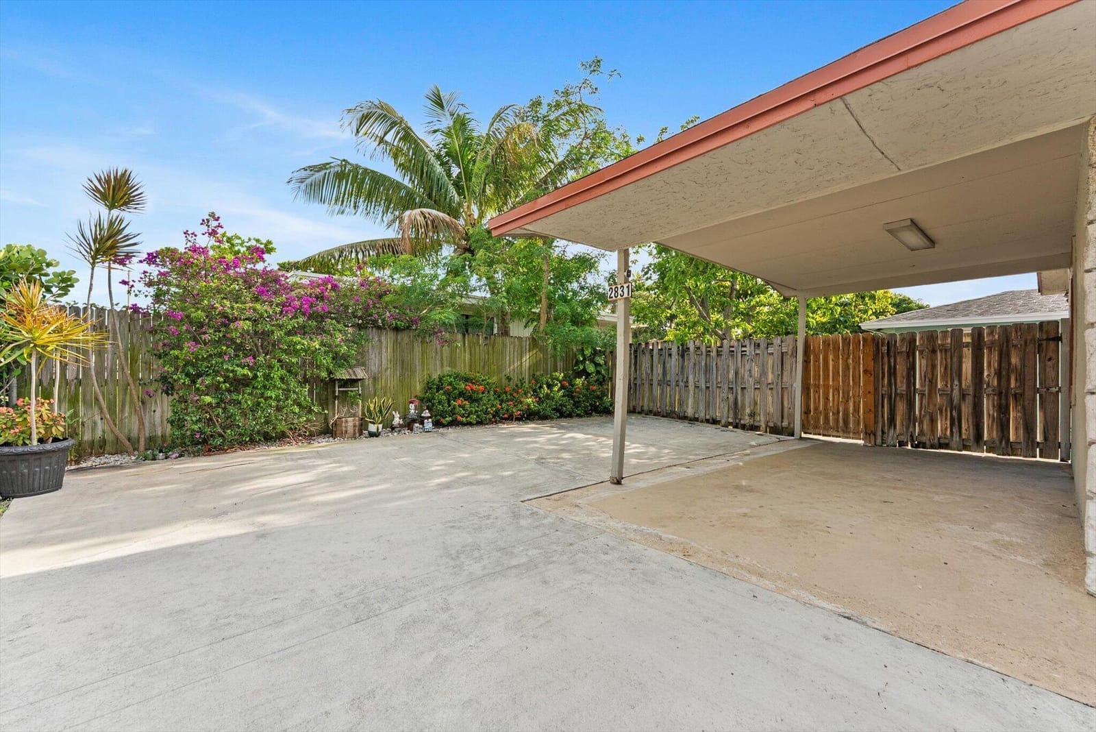 2831 N Seacrest Boulevard, Boynton Beach, FL 33435 photo 4