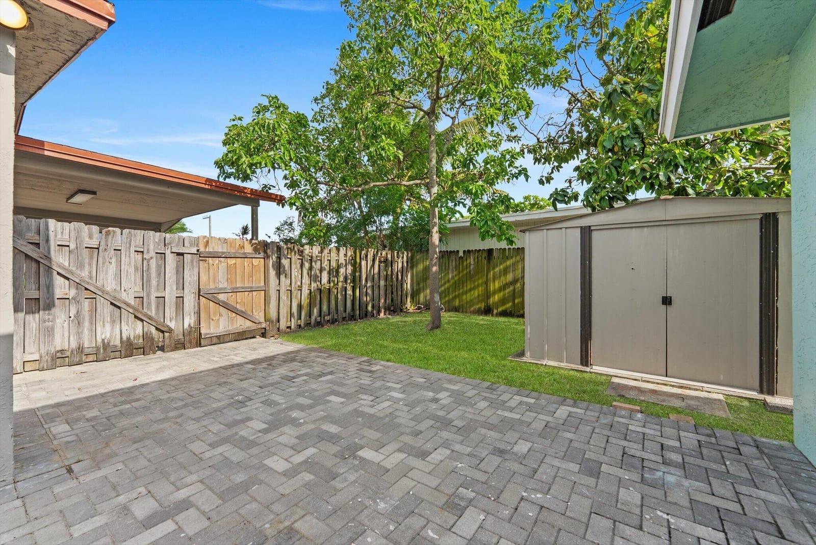 2831 N Seacrest Boulevard, Boynton Beach, FL 33435 photo 5