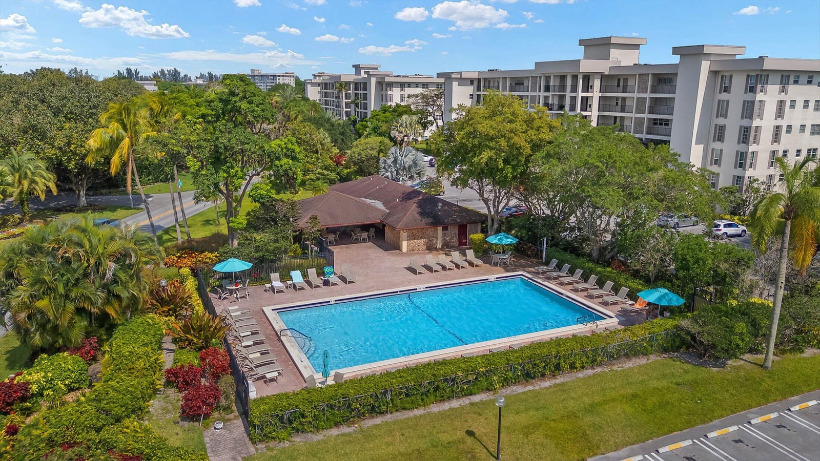 3050 N Palm Aire Drive 910, Pompano Beach, FL 33069 photo 2