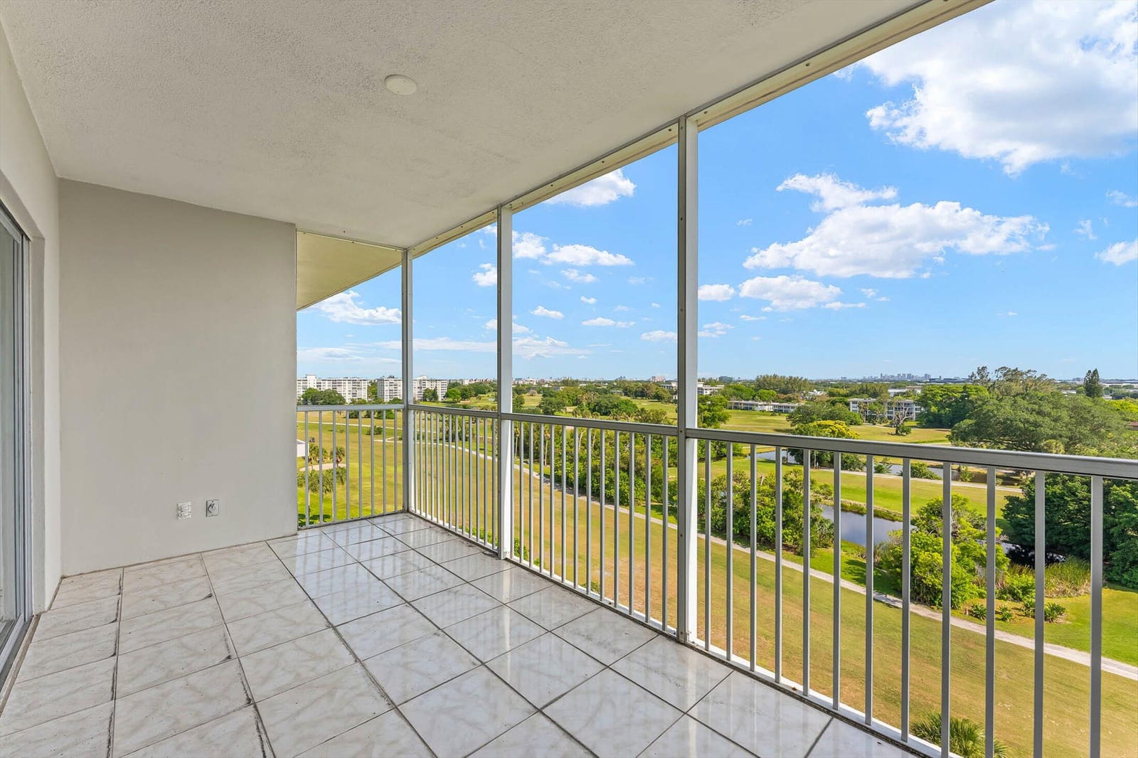 3050 N Palm Aire Drive 910, Pompano Beach, FL 33069 photo 6