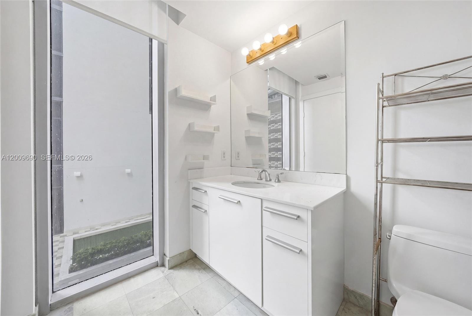 1050 Brickell Avenue 1002, Miami, FL 33131 photo 17