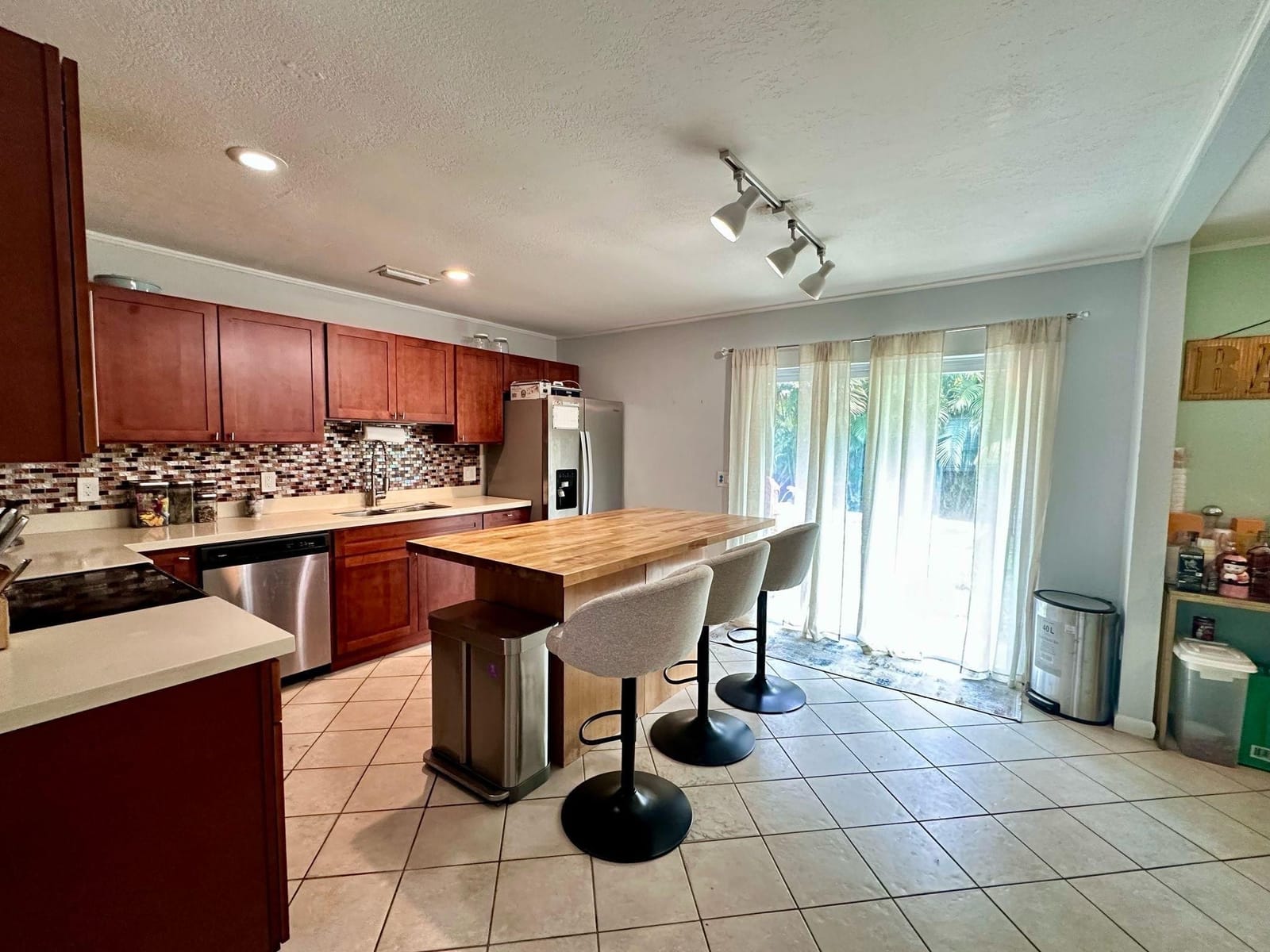 3390 Artesian Drive — photo 4