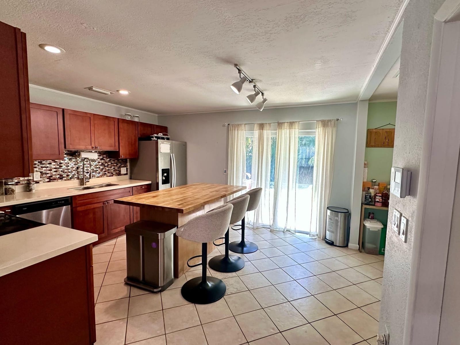 3390 Artesian Drive — photo 6