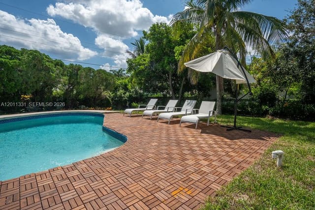 736 Prosperity Farms Road, North Palm Beach, FL 33408