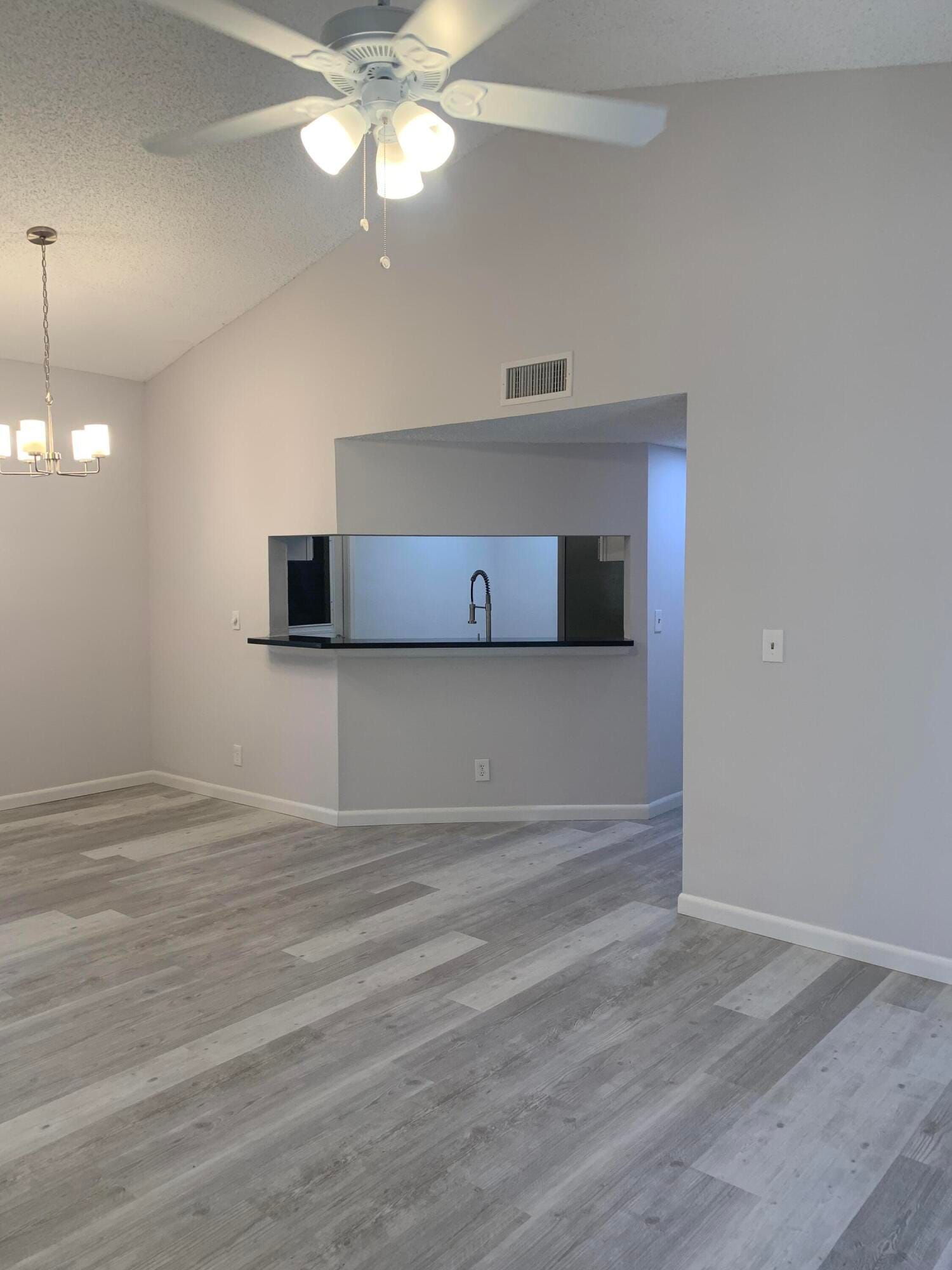 12 Via De Casas Sur 102, Boynton Beach, FL 33426 photo 4