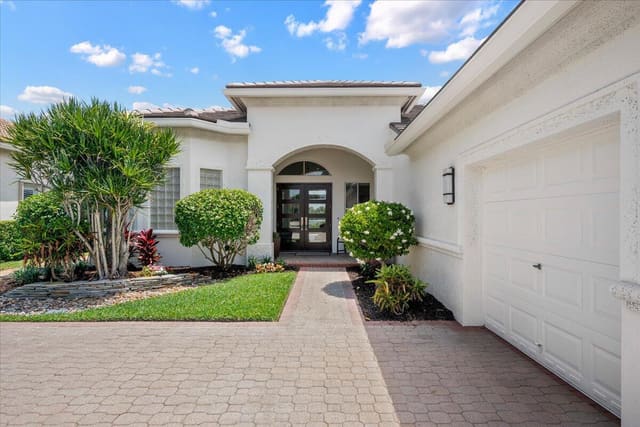 7676 Ironhorse Boulevard, sold in Ironhorse Par B-1, West Palm Beach, FL