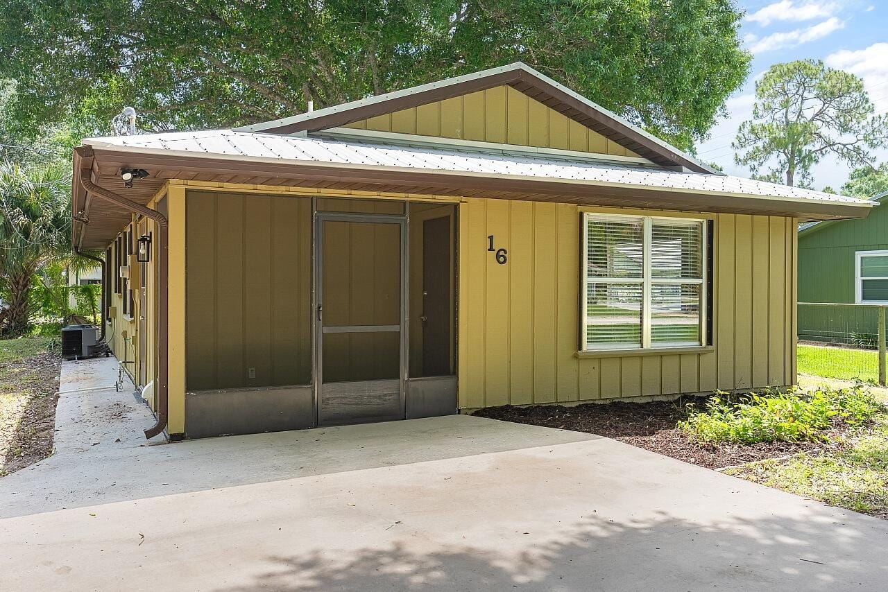 16 45th Avenue, Vero Beach, FL 32968 photo 2