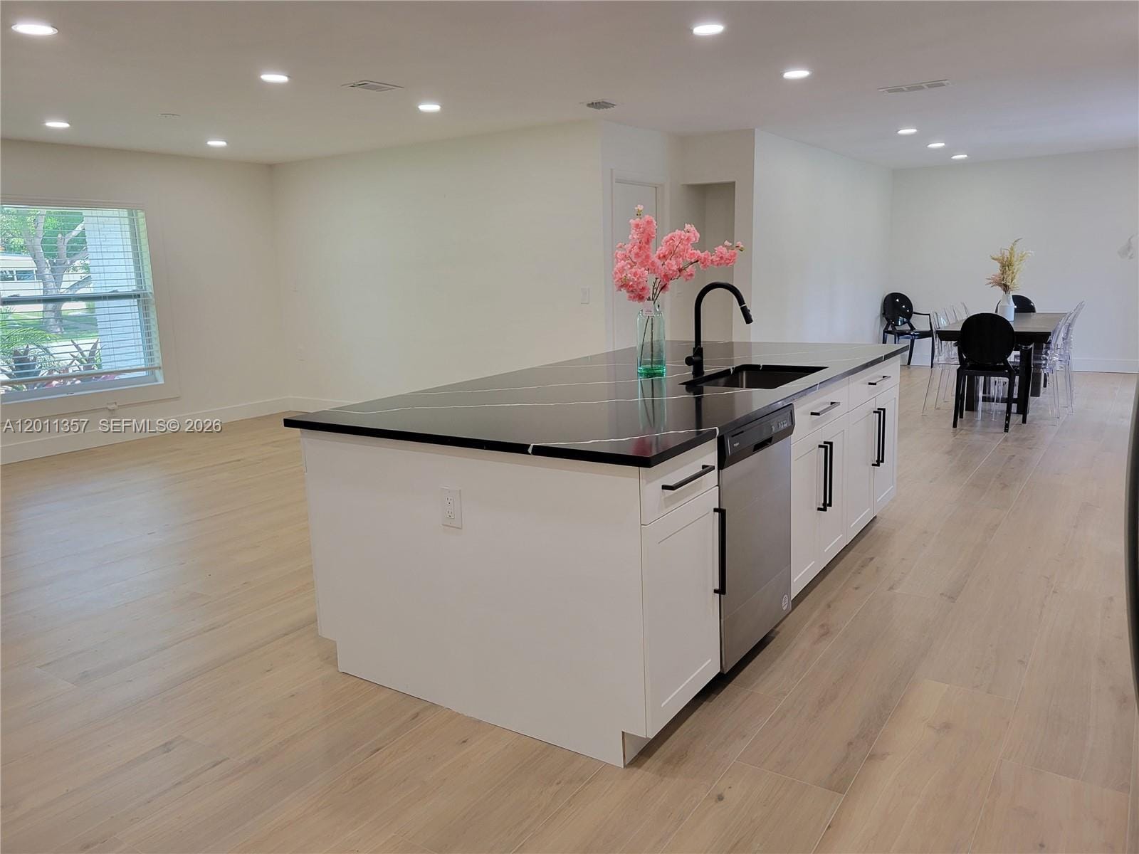 735 Tradewind Drive — photo 5