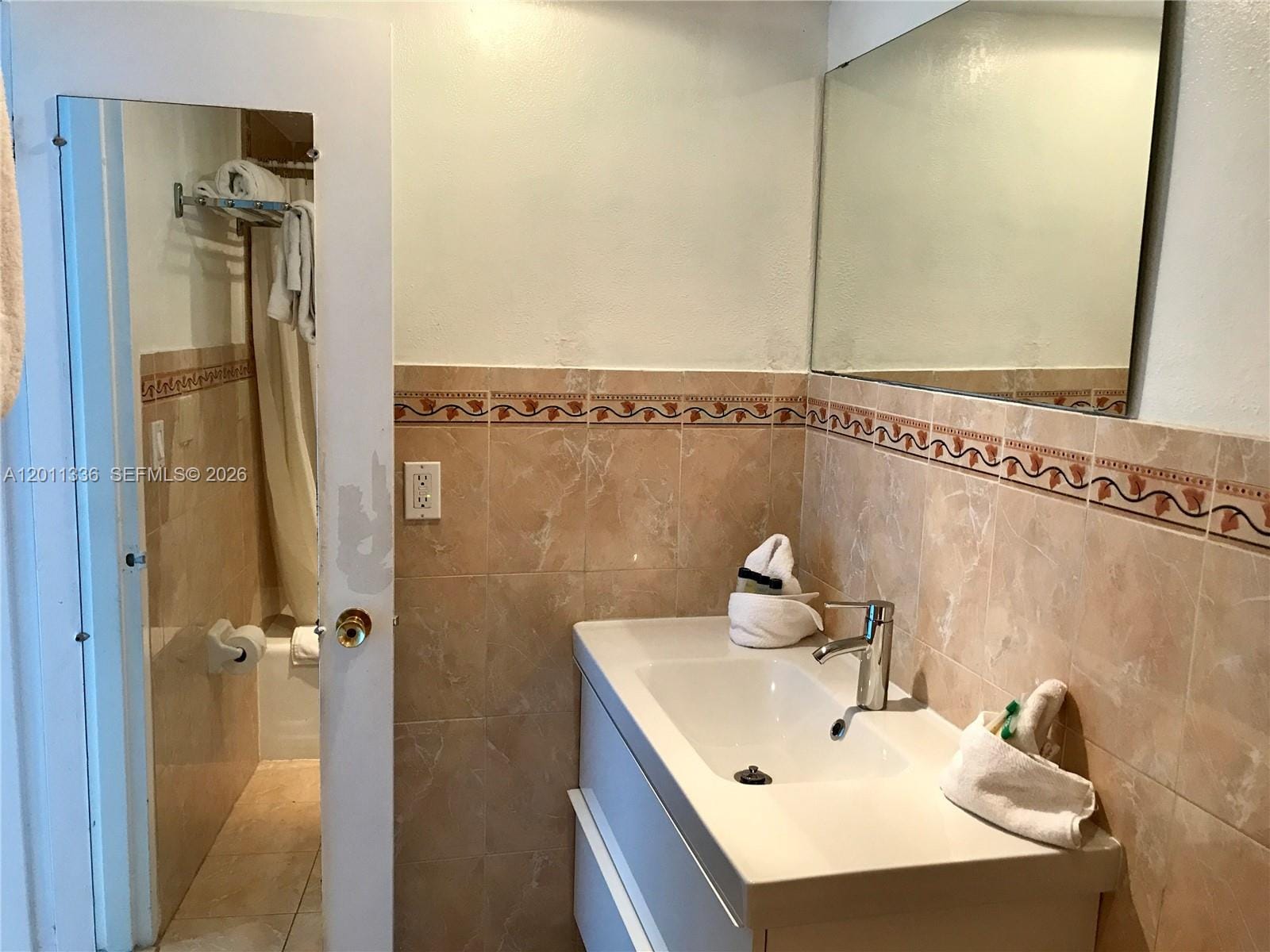 5445 Collins Avenue 530, Miami Beach, FL 33140 photo 24