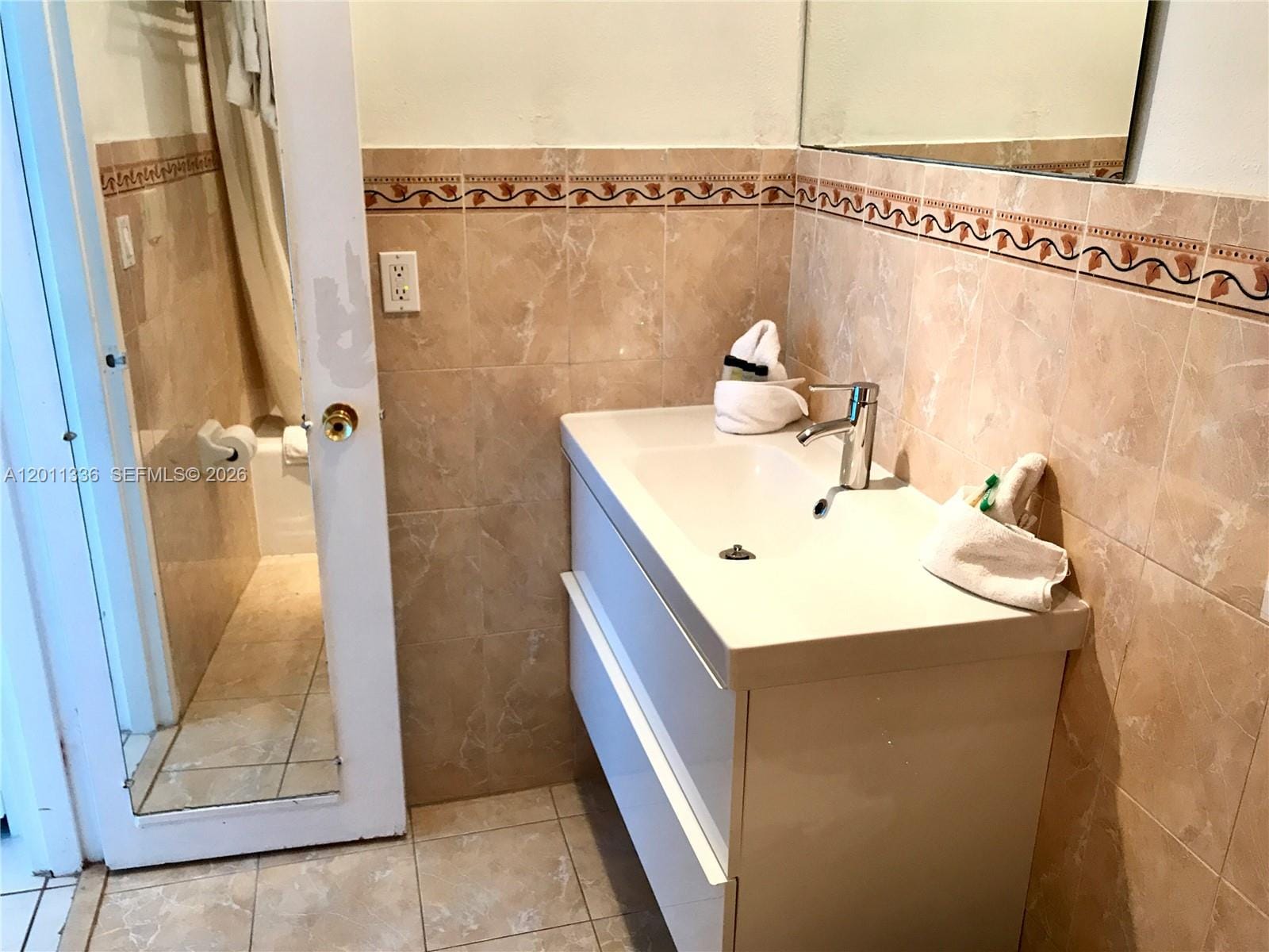 5445 Collins Avenue 530, Miami Beach, FL 33140 photo 25