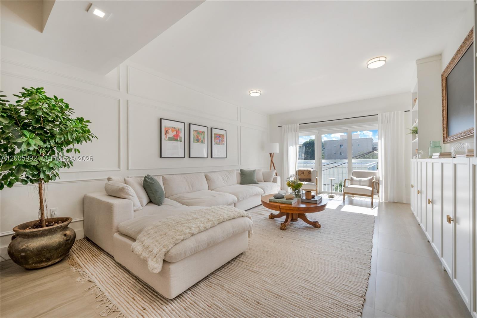 120 Salamanca Avenue 3B, Coral Gables, FL 33134, Coral Gables