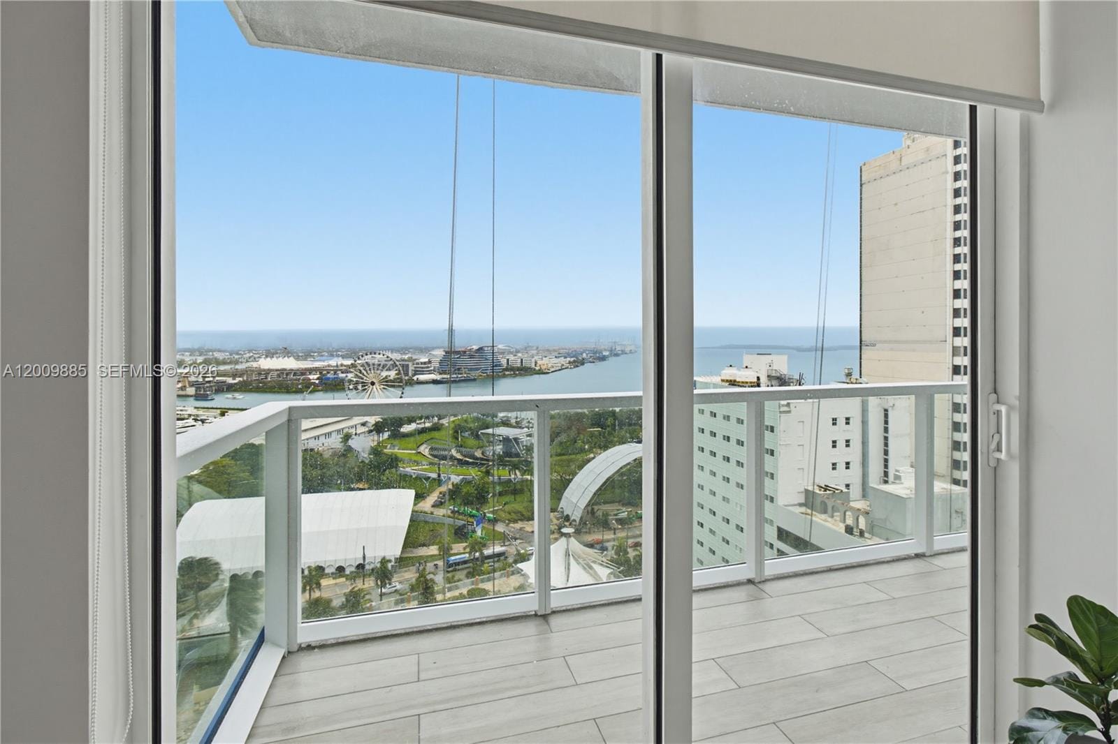 253 NE 2nd Street 2005, Miami, FL 33132 photo 24