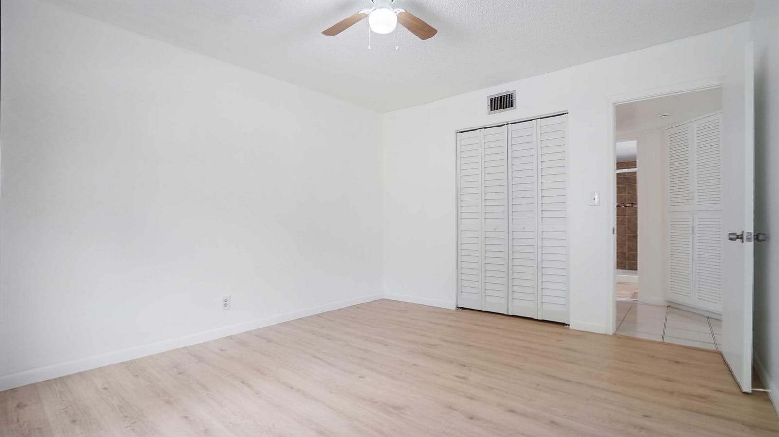 3105 Oakland Shores Drive J106, Oakland Park, FL 33309 photo 11