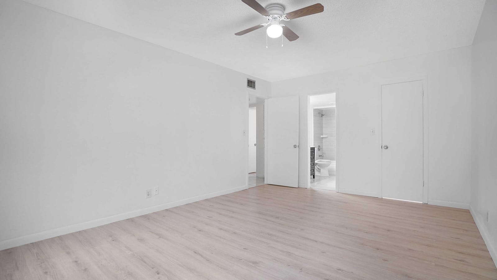 3105 Oakland Shores Drive J106, Oakland Park, FL 33309 photo 12