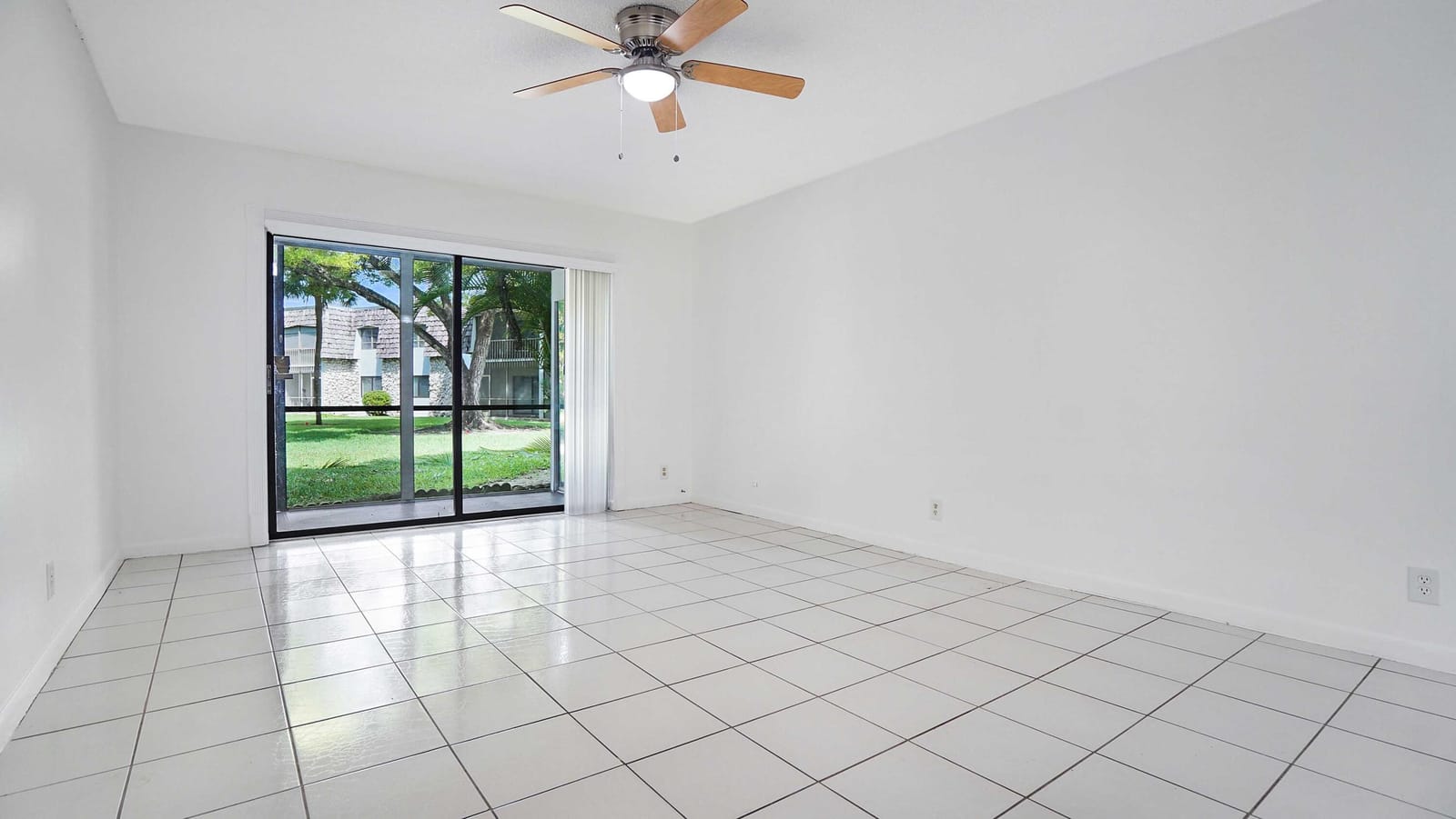 3105 Oakland Shores Drive J106, Oakland Park, FL 33309 photo 9
