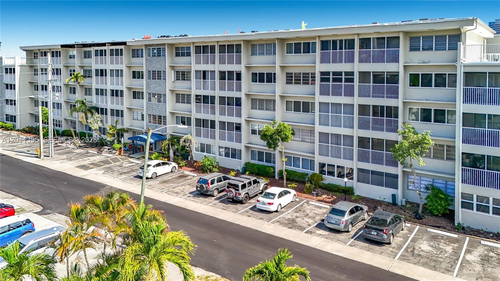 330 SE 2nd Street 305E, Hallandale Beach, FL 33009 photo 4