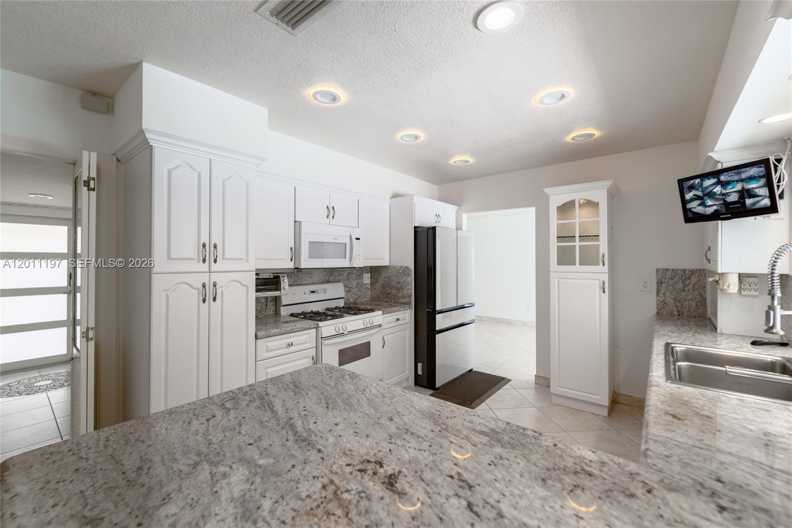 7410 Loch Ness Drive, Miami Lakes, FL 33014 photo 24