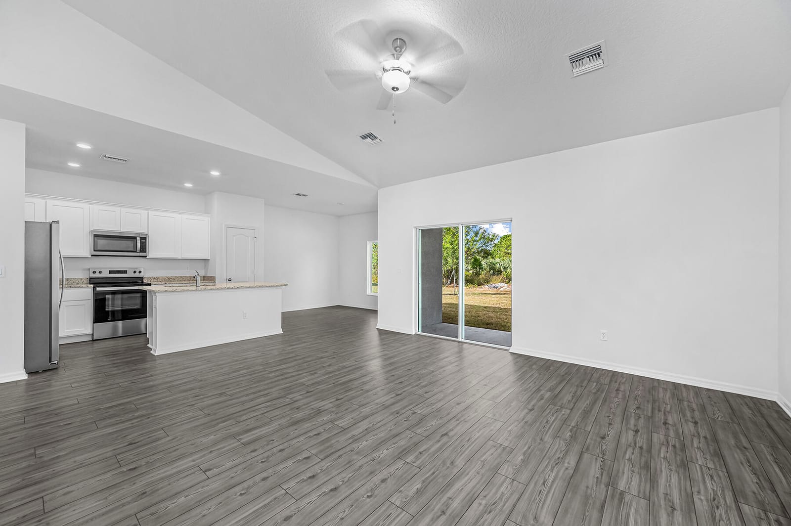 8446 104th Court, Vero Beach, FL 32967 photo 8