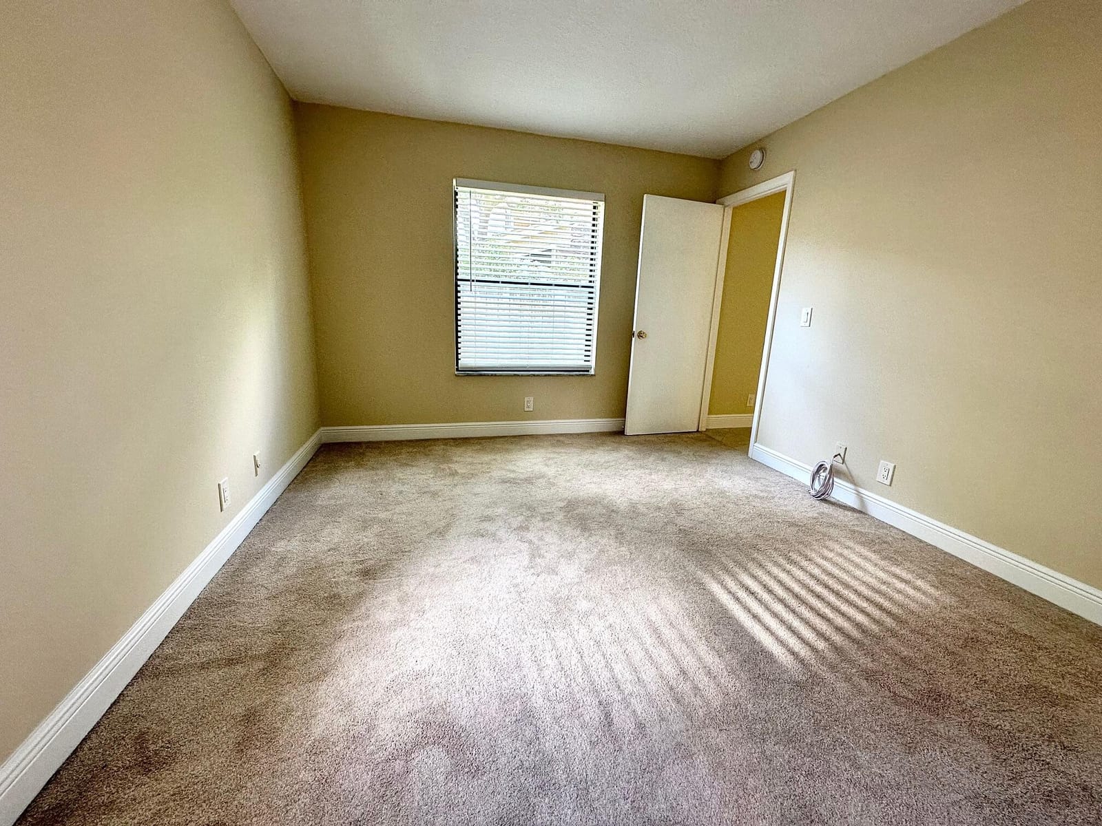 21904 Lake Forest Circle 101 — photo 6