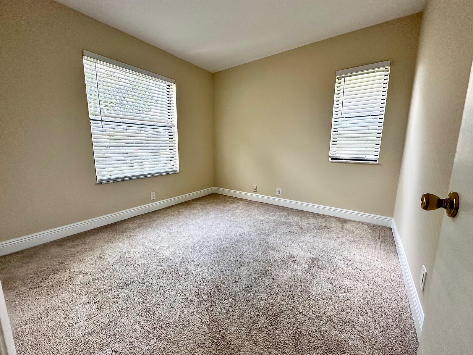 21904 Lake Forest Circle 101 — photo 7