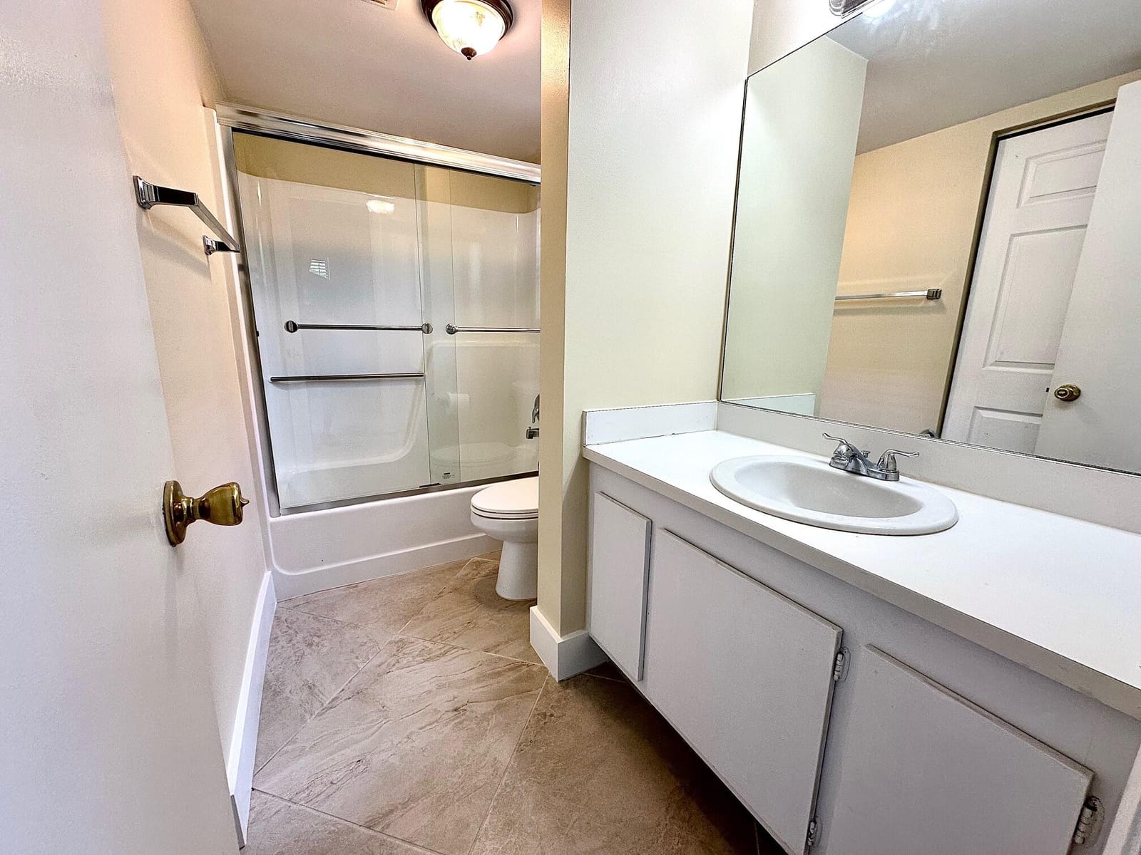 21904 Lake Forest Circle 101 — photo 8