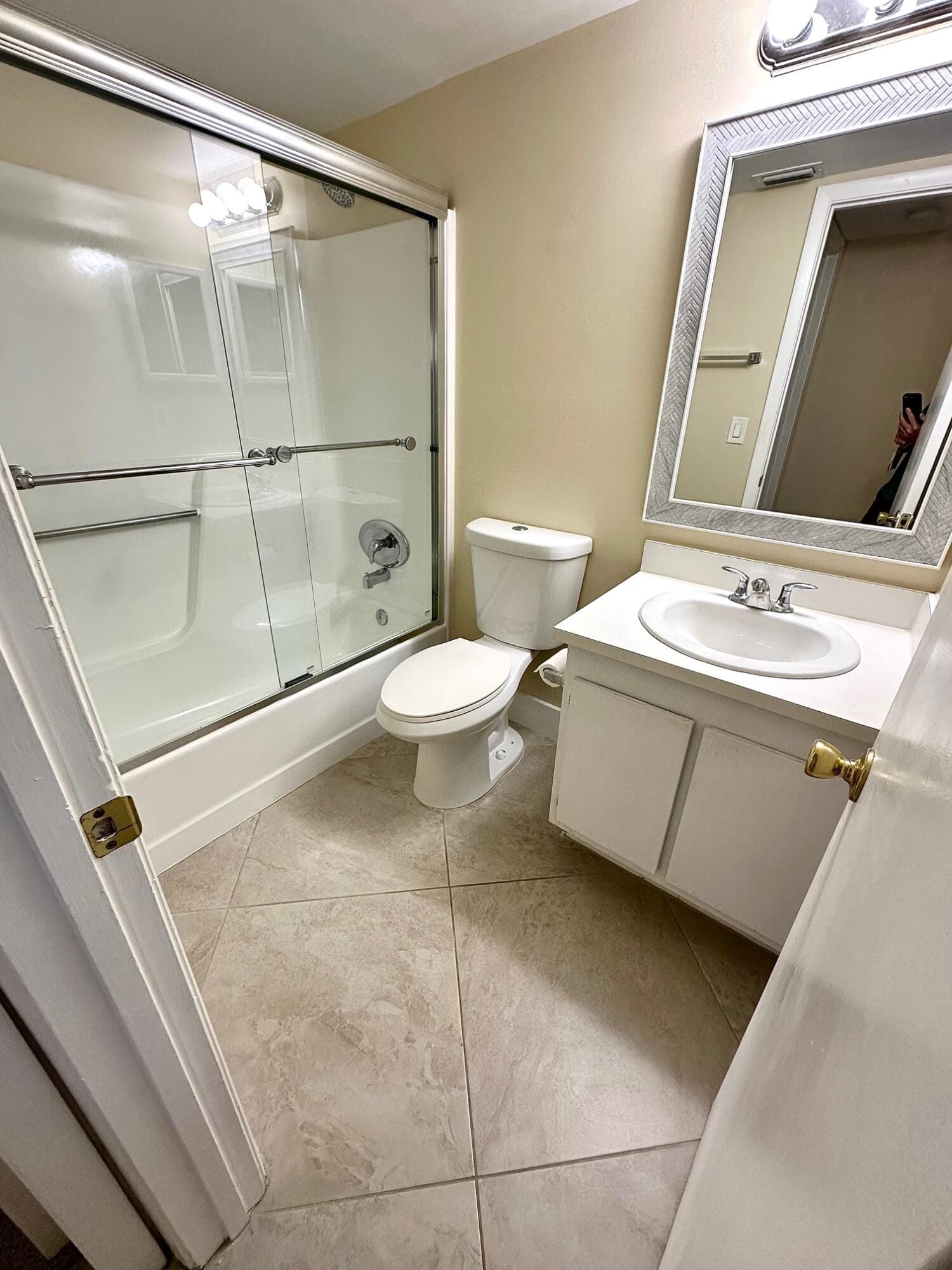 21904 Lake Forest Circle 101 — photo 9