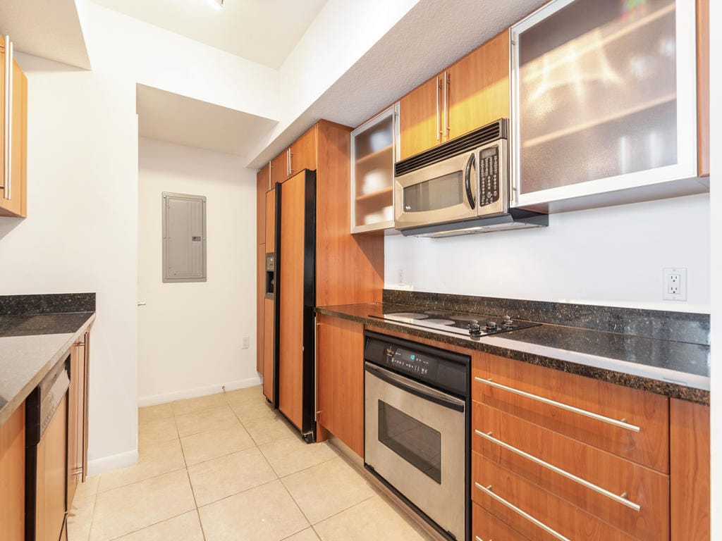 1551 N Flagler Drive 903 — photo 2