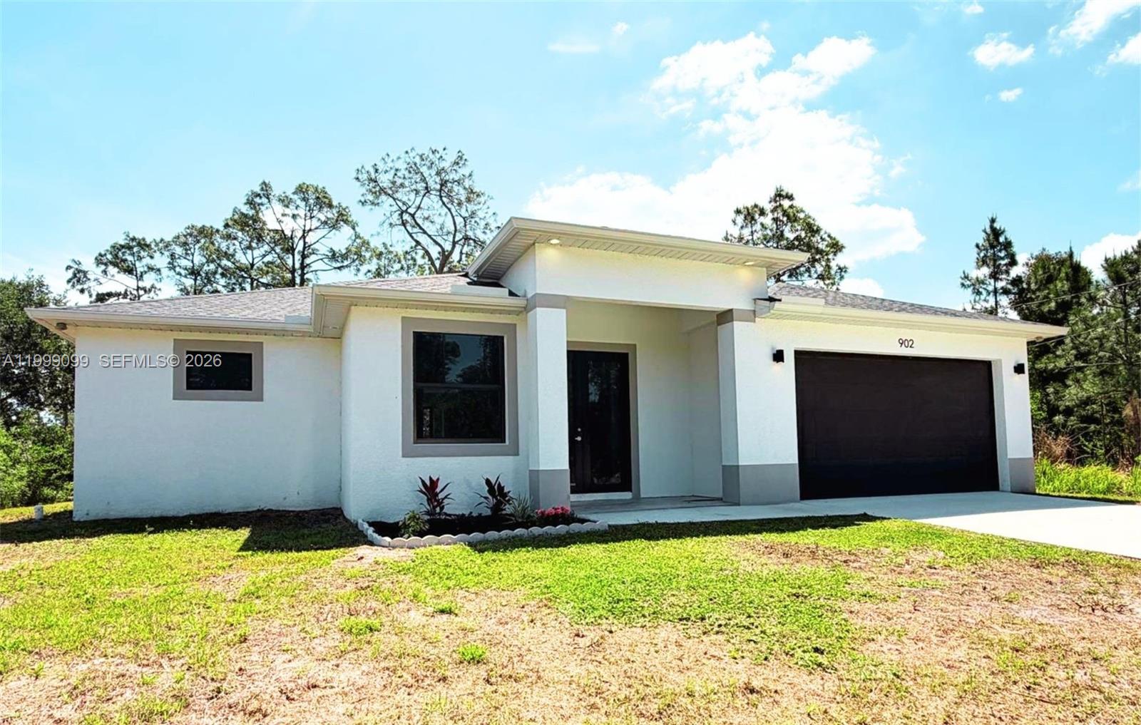 902 Magnolia Avenue