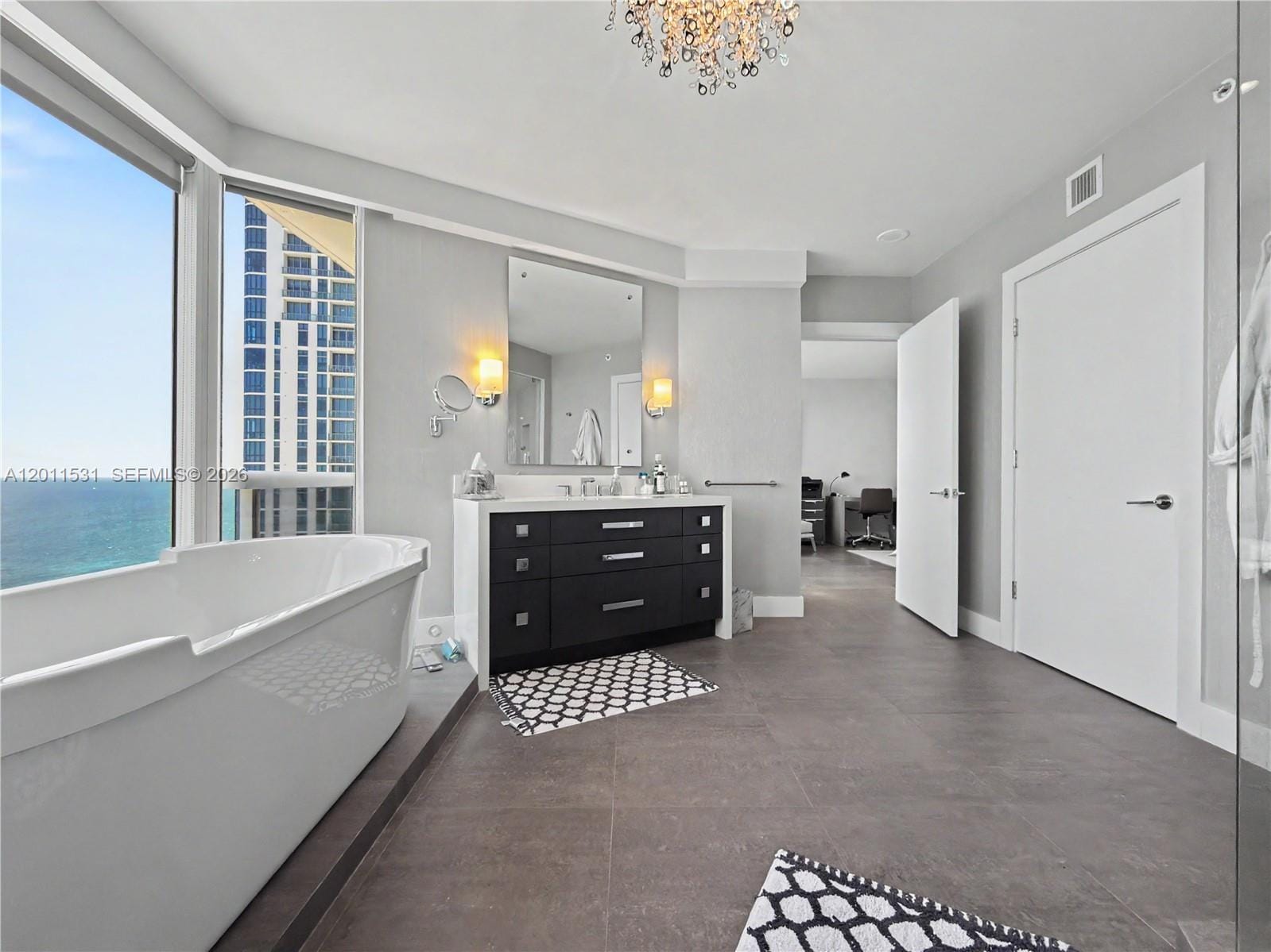 17555 Collins Avenue 2501, Sunny Isles Beach, FL 33160 photo 22