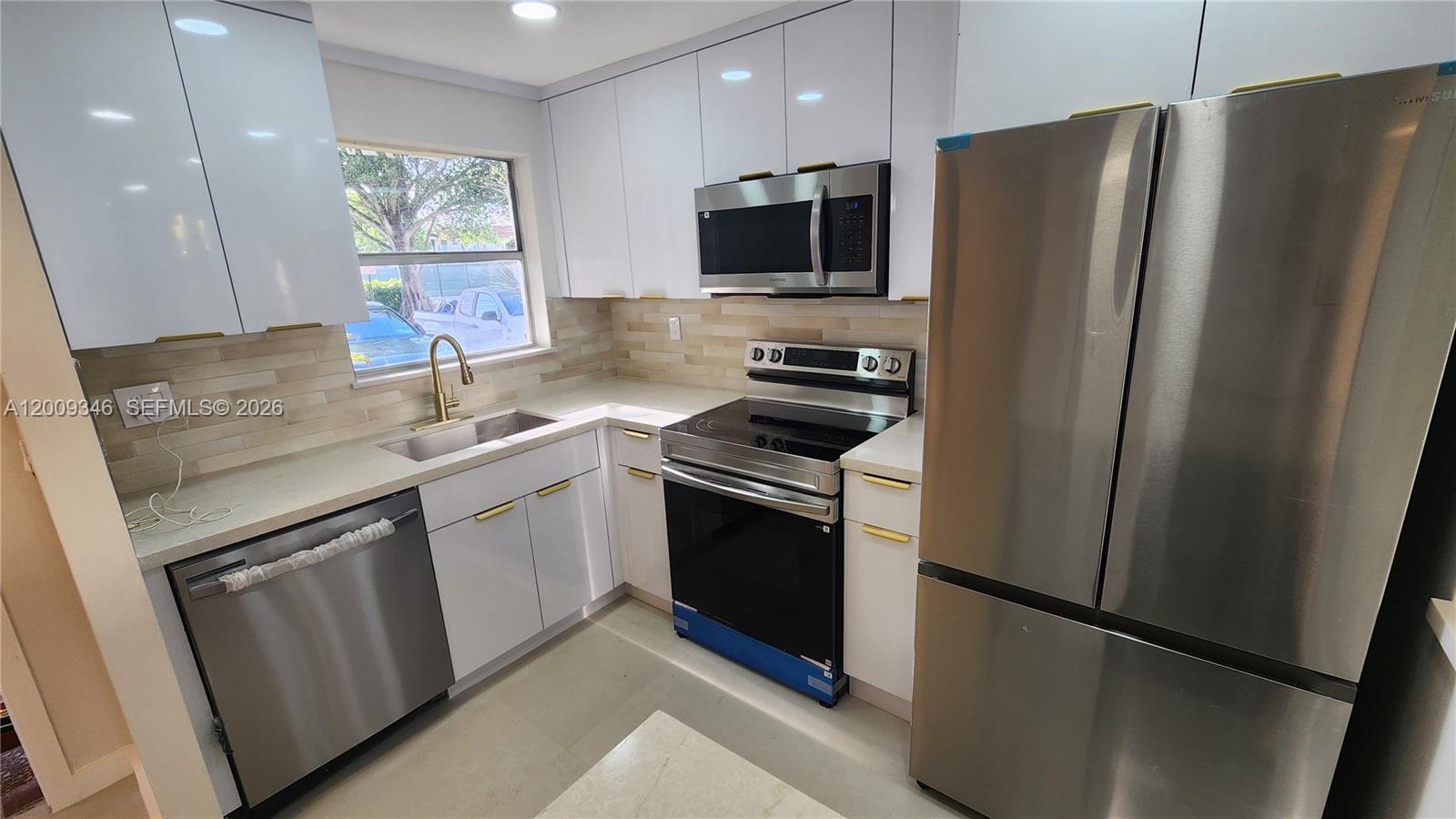 2711 N Pine Island Road 112, Sunrise, FL 33322, Sunrise