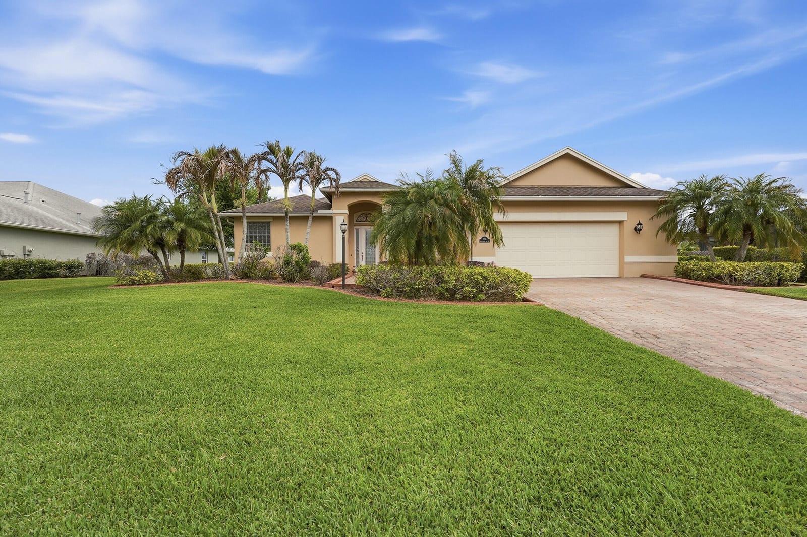 1215 Southlakes Way SW — photo 4