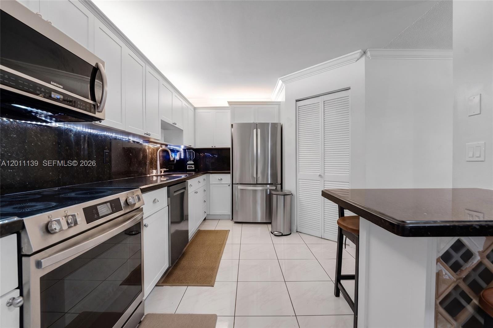 595 Racquet Club Road 7419, Weston, FL 33326 photo 3