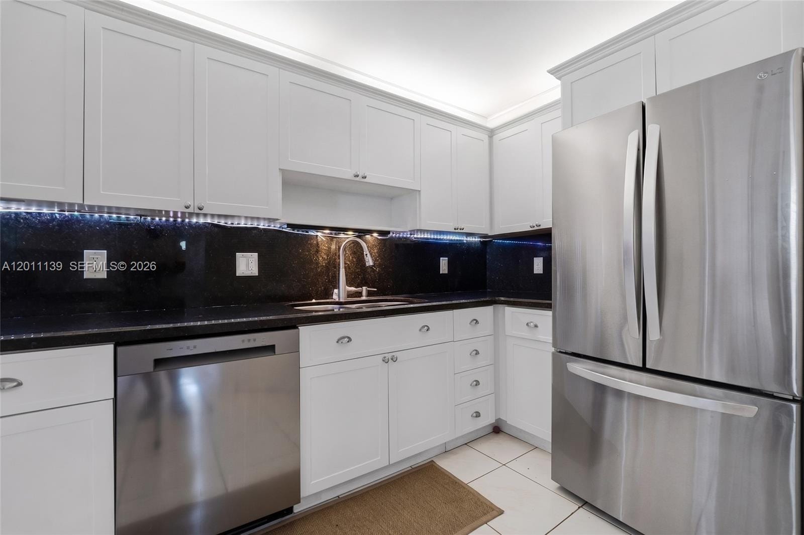 595 Racquet Club Road 7419, Weston, FL 33326 photo 7