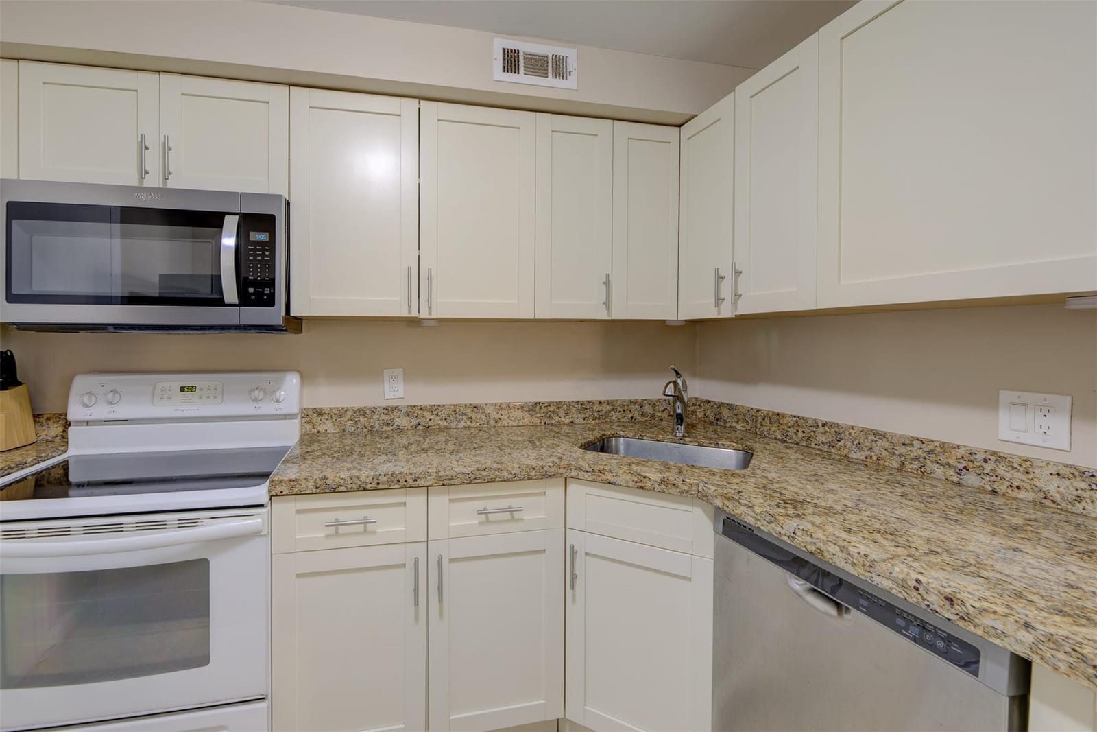 305 N Pompano Beach Boulevard 1403, Pompano Beach, FL 33062 photo 5