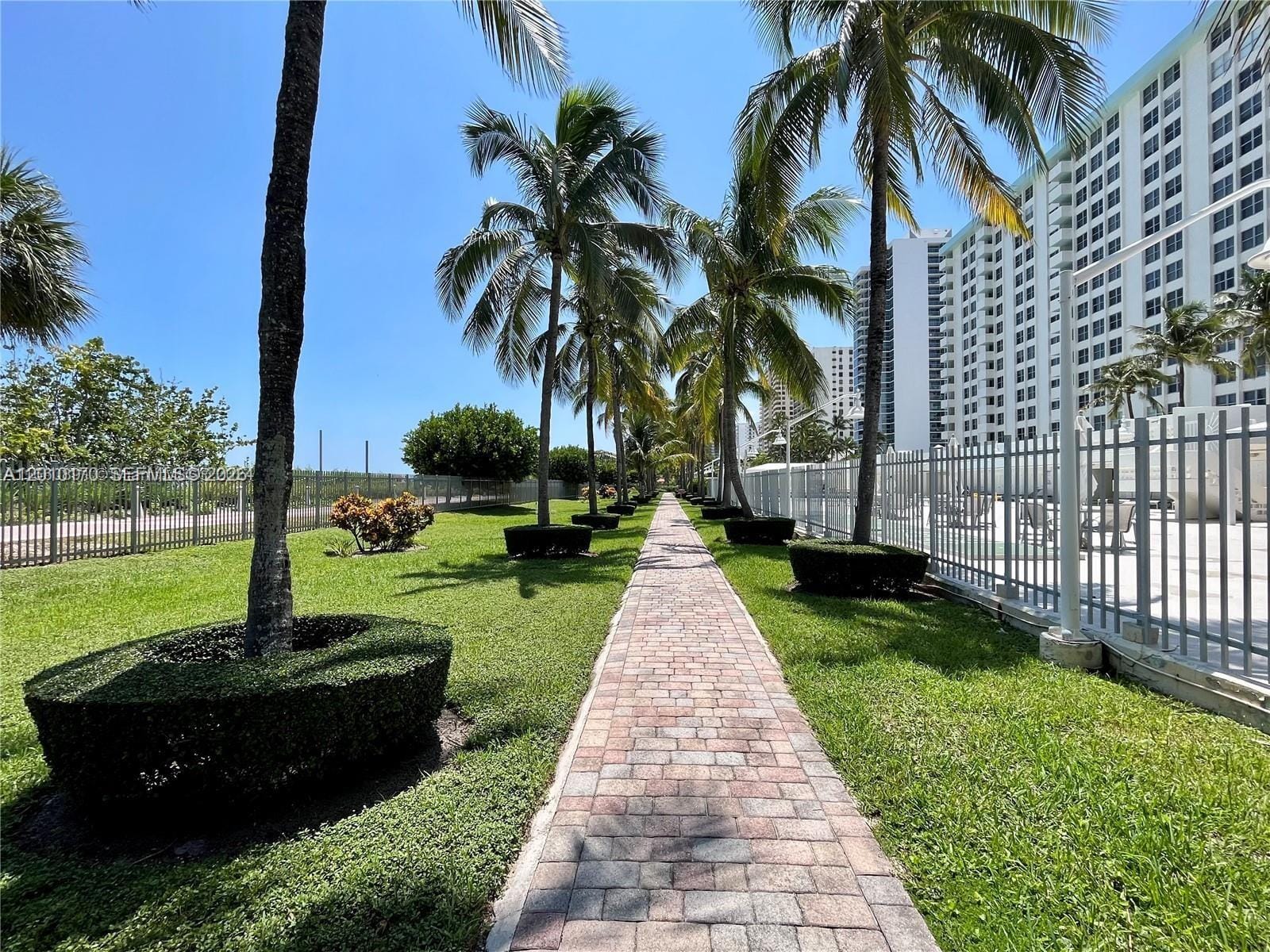 2899 Collins Avenue 724, Miami Beach, FL 33140 photo 18