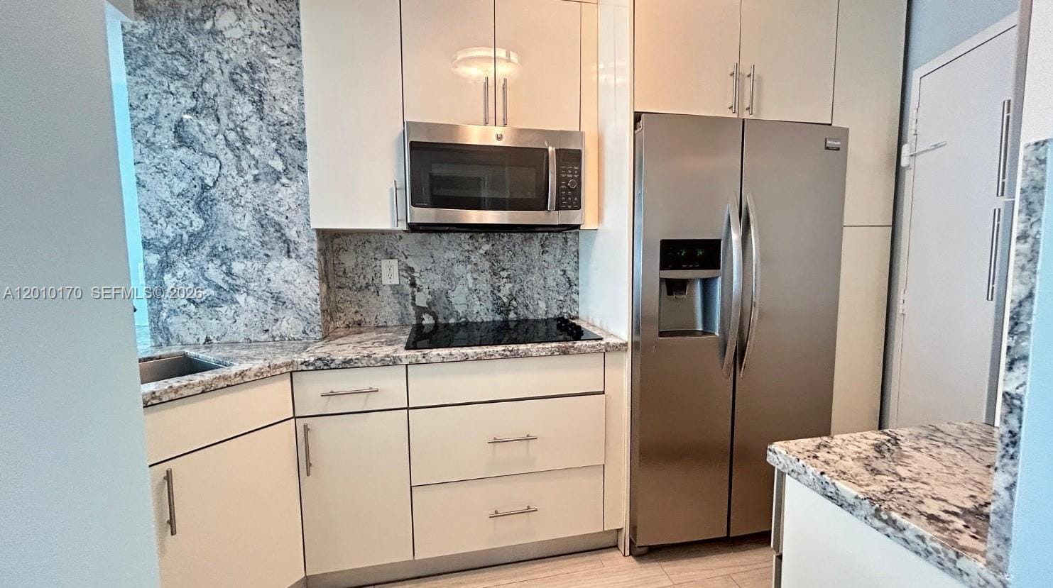 2899 Collins Avenue 724, Miami Beach, FL 33140 photo 3