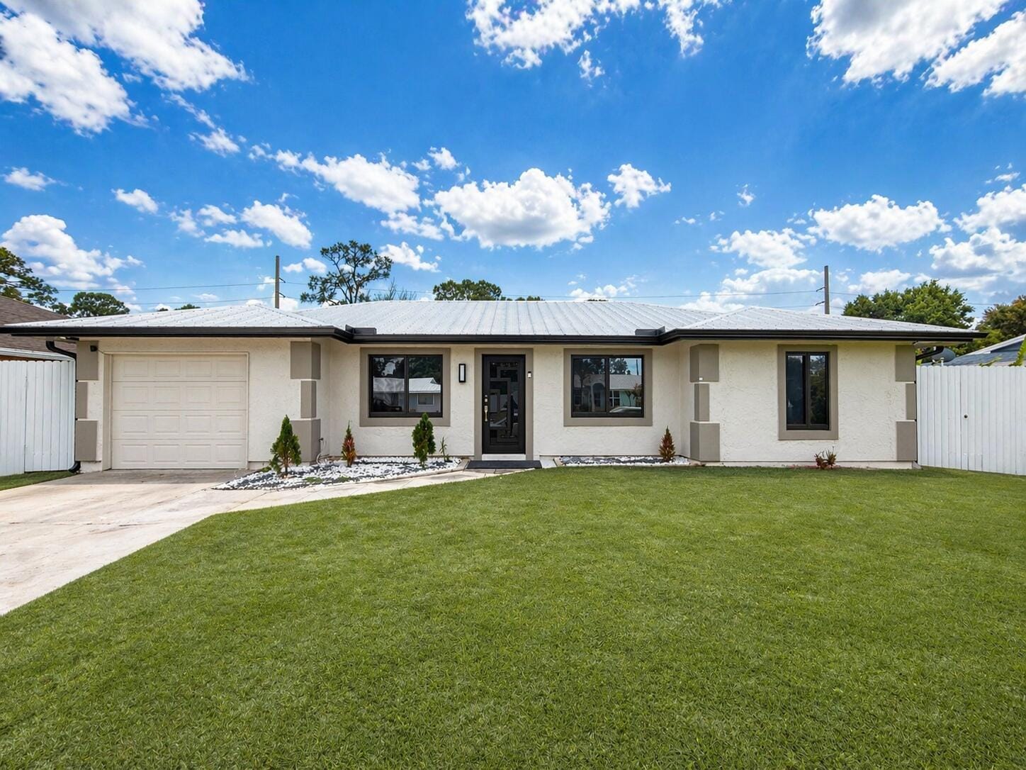 568 SE Chapman Avenue, Port St. Lucie, FL 34984