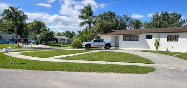 15761 SW 303rd Street, Homestead, FL 33033