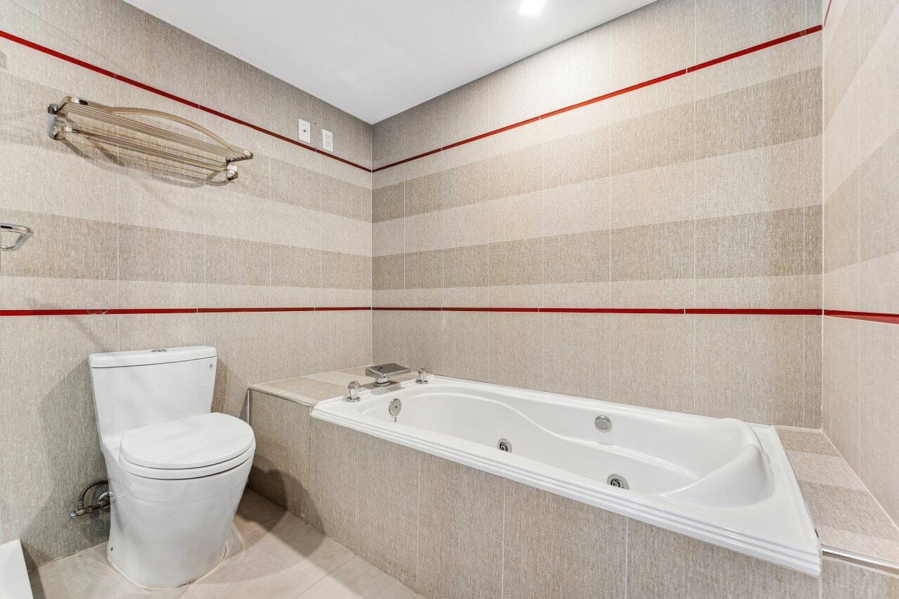 1027 Farnham O 1027 — photo 12