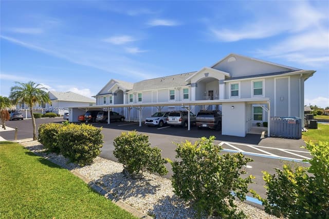 3933 SE 11 Place 208, Cape Coral, FL 33904