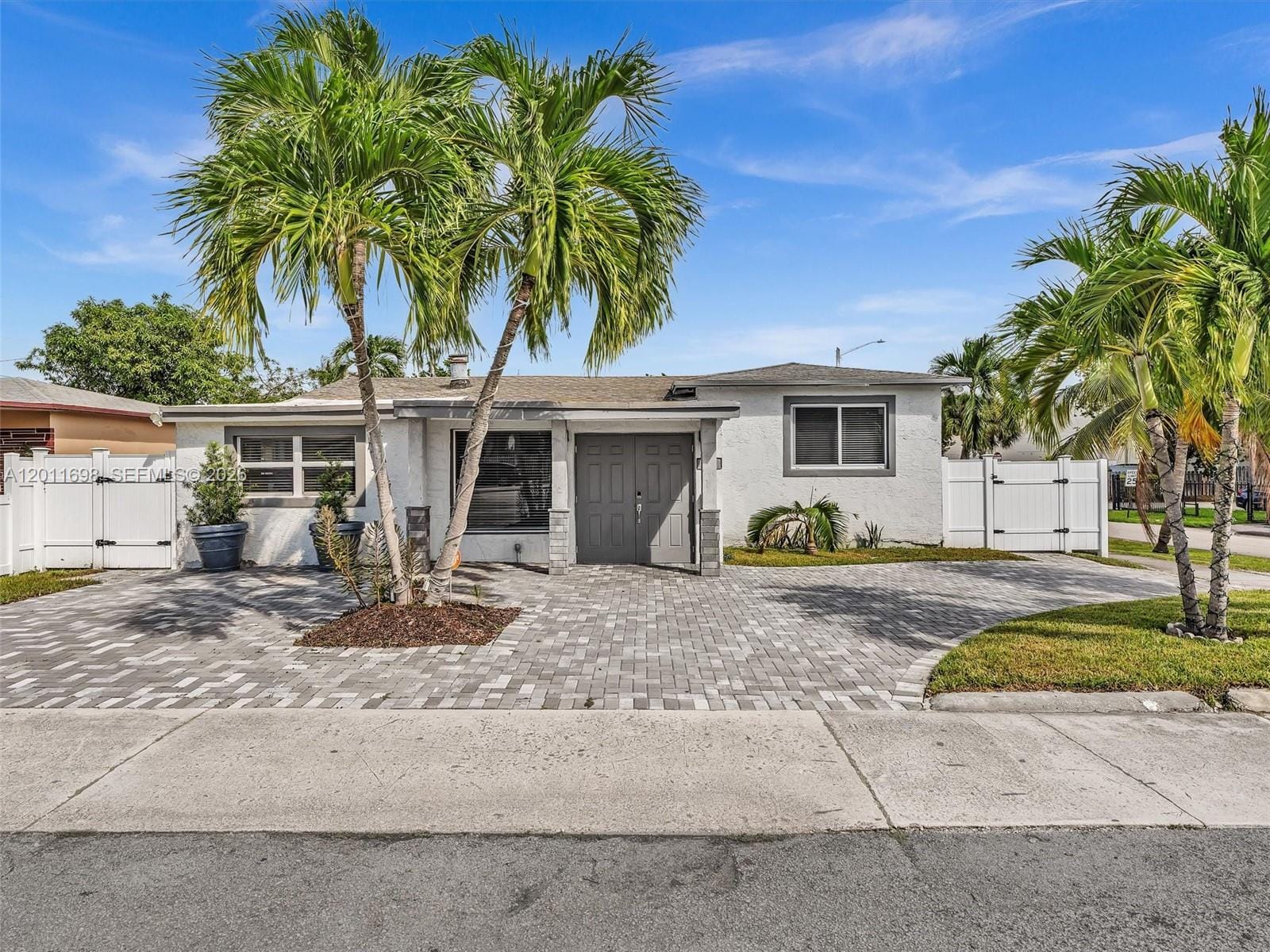 100 NW 8th Avenue, Hallandale Beach, FL 33009