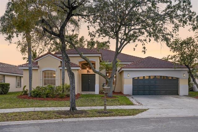 727 Lake Boulevard, sold in Sector 4, Weston, FL