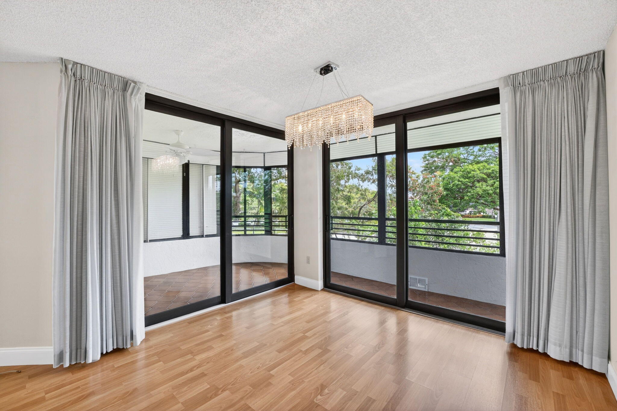 1410 Sheridan Street 19i — photo 12