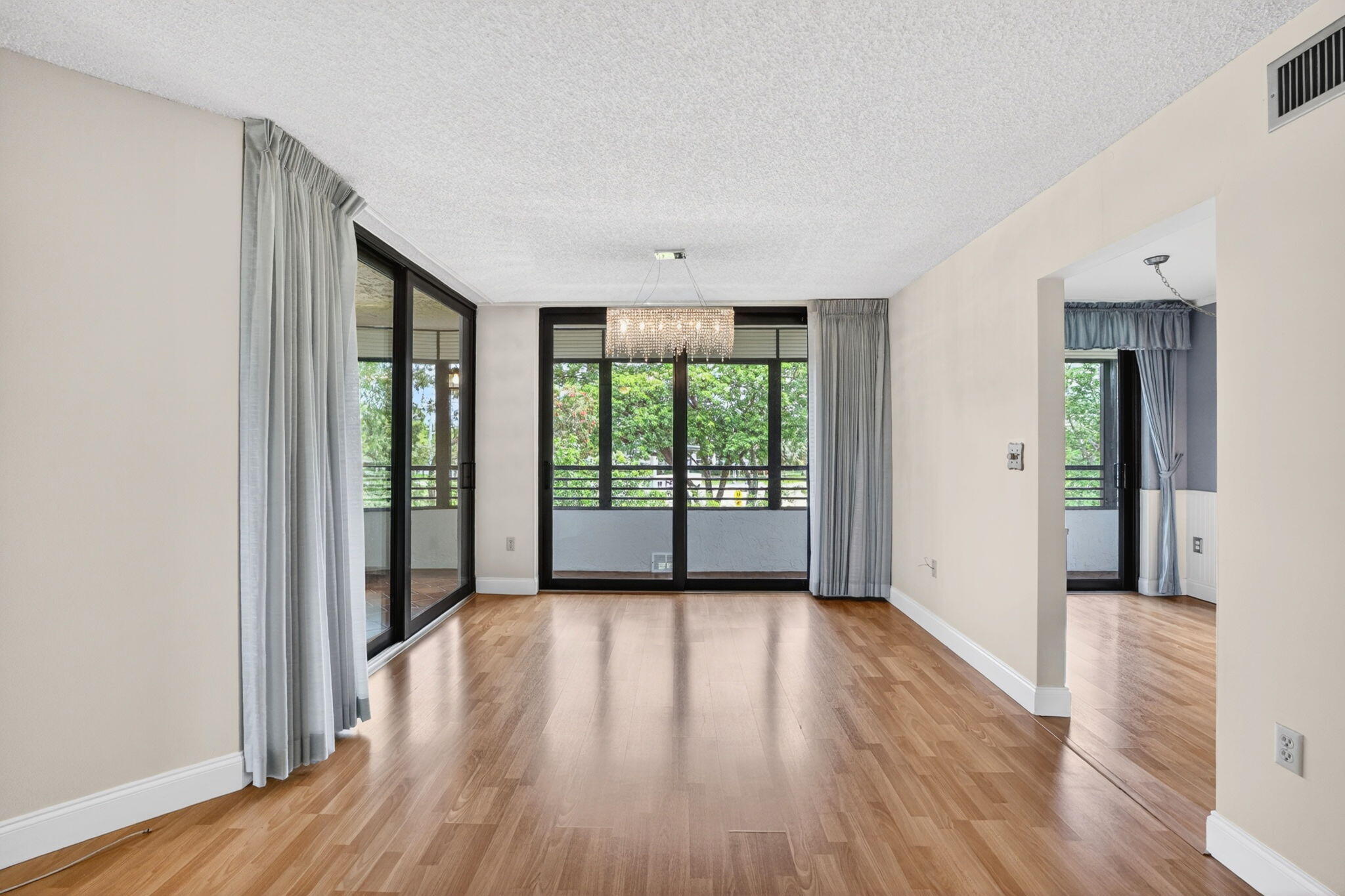 1410 Sheridan Street 19i — photo 10