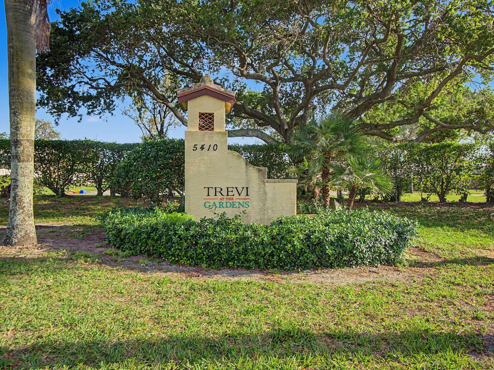 4560 Mediterranean Circle — photo 4