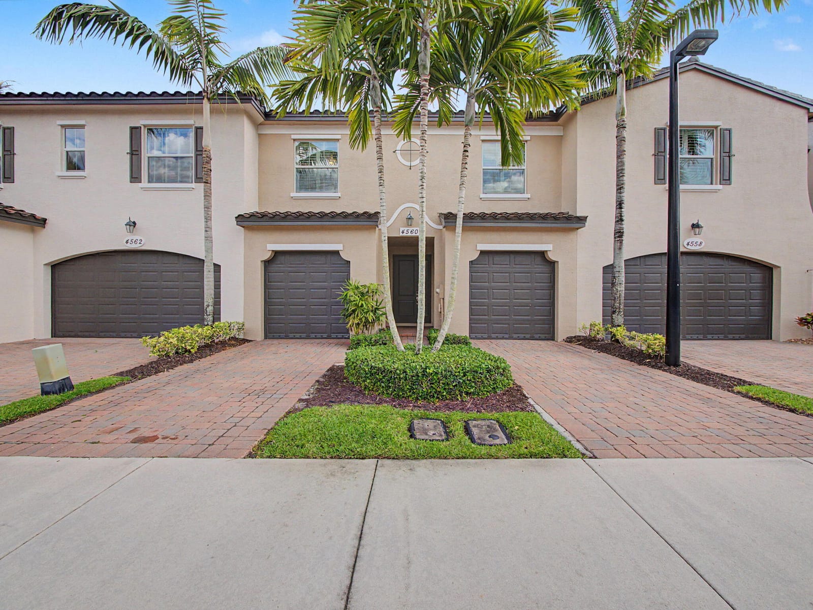 4560 Mediterranean Circle — photo 5